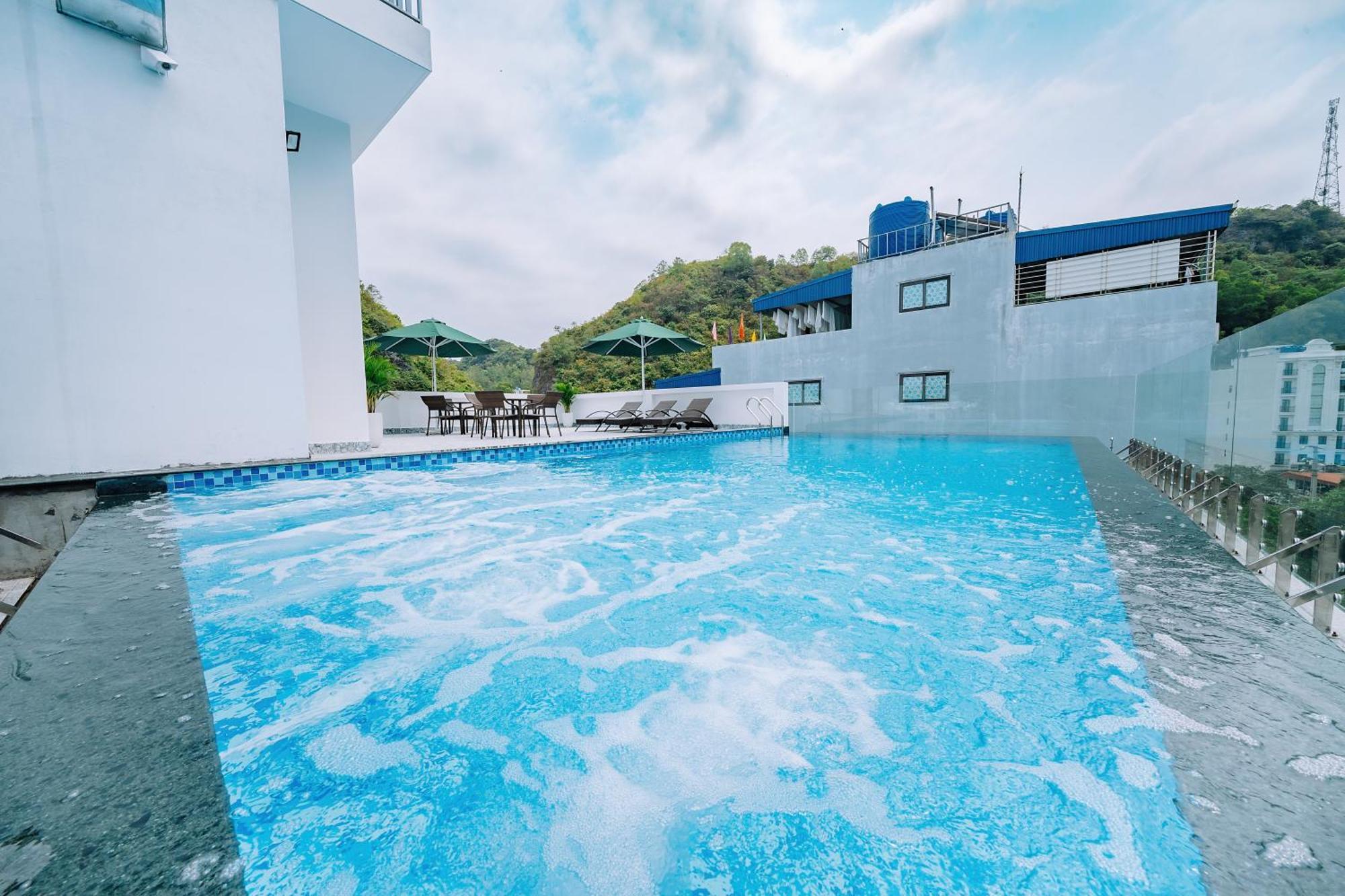 Sand Hotel Cat Ba Island Екстериор снимка