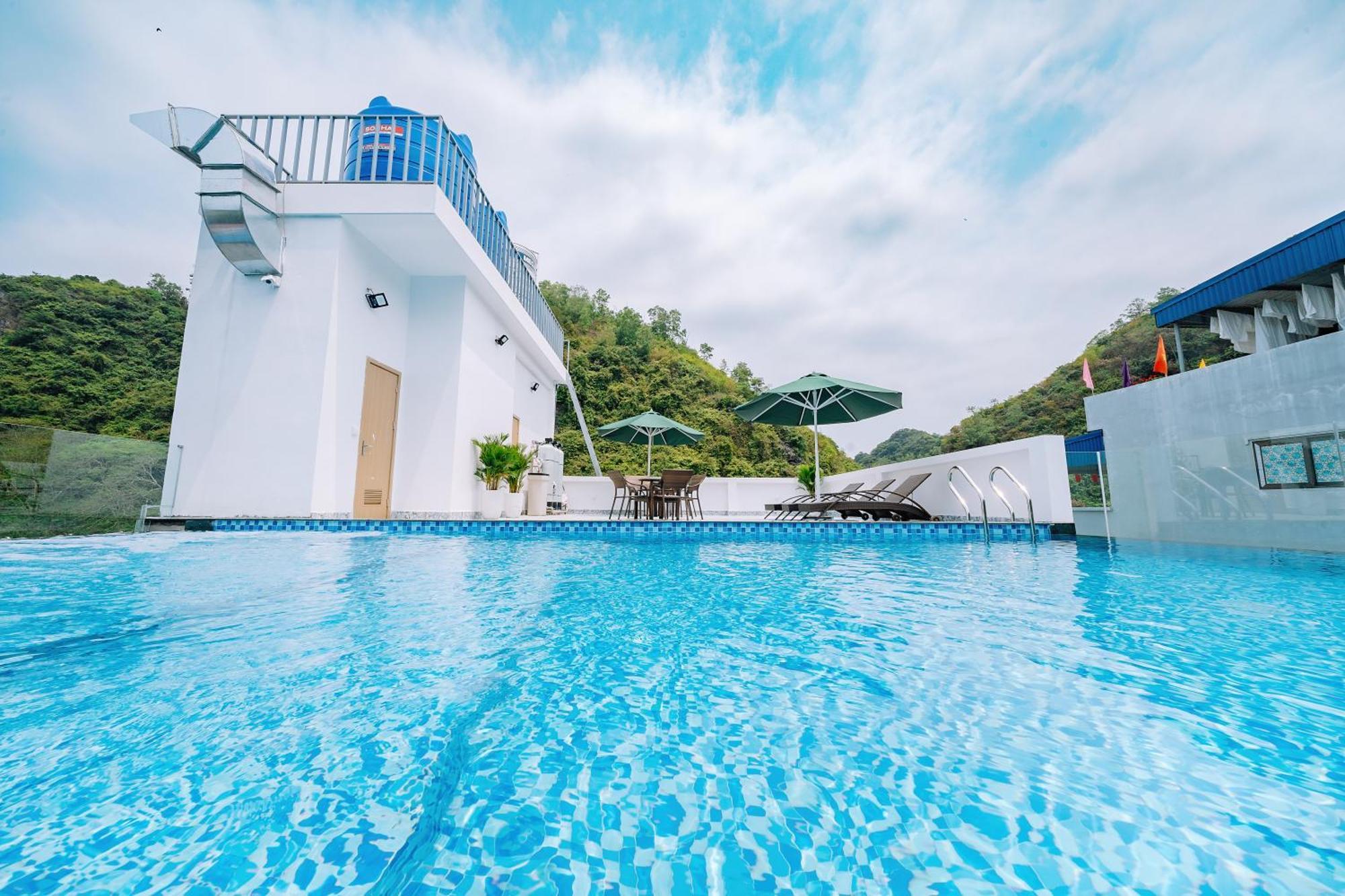 Sand Hotel Cat Ba Island Екстериор снимка